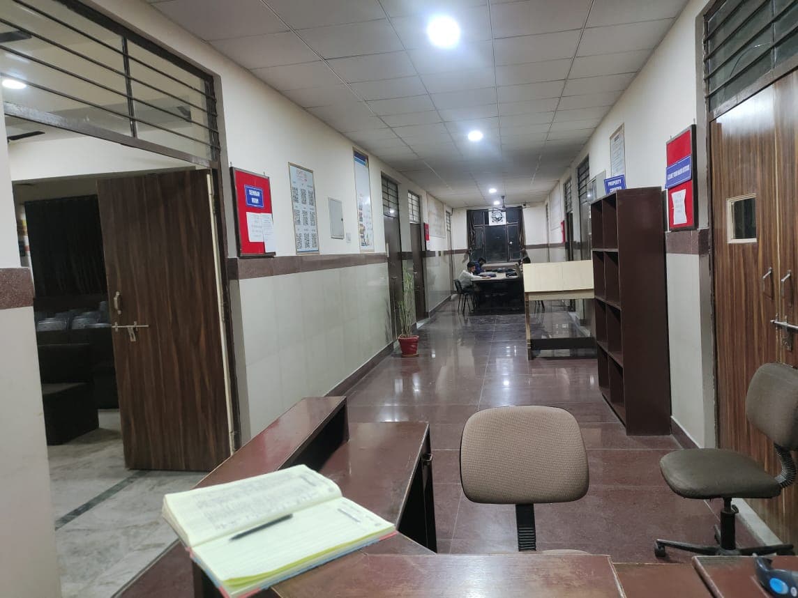 IIMT University Meerut Academic photo 3